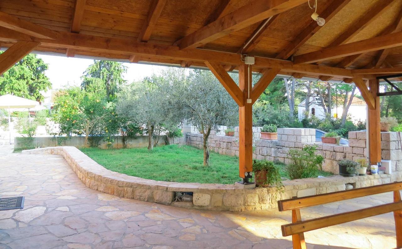 Bungalow Vice With Pool Пакоштане Экстерьер фото