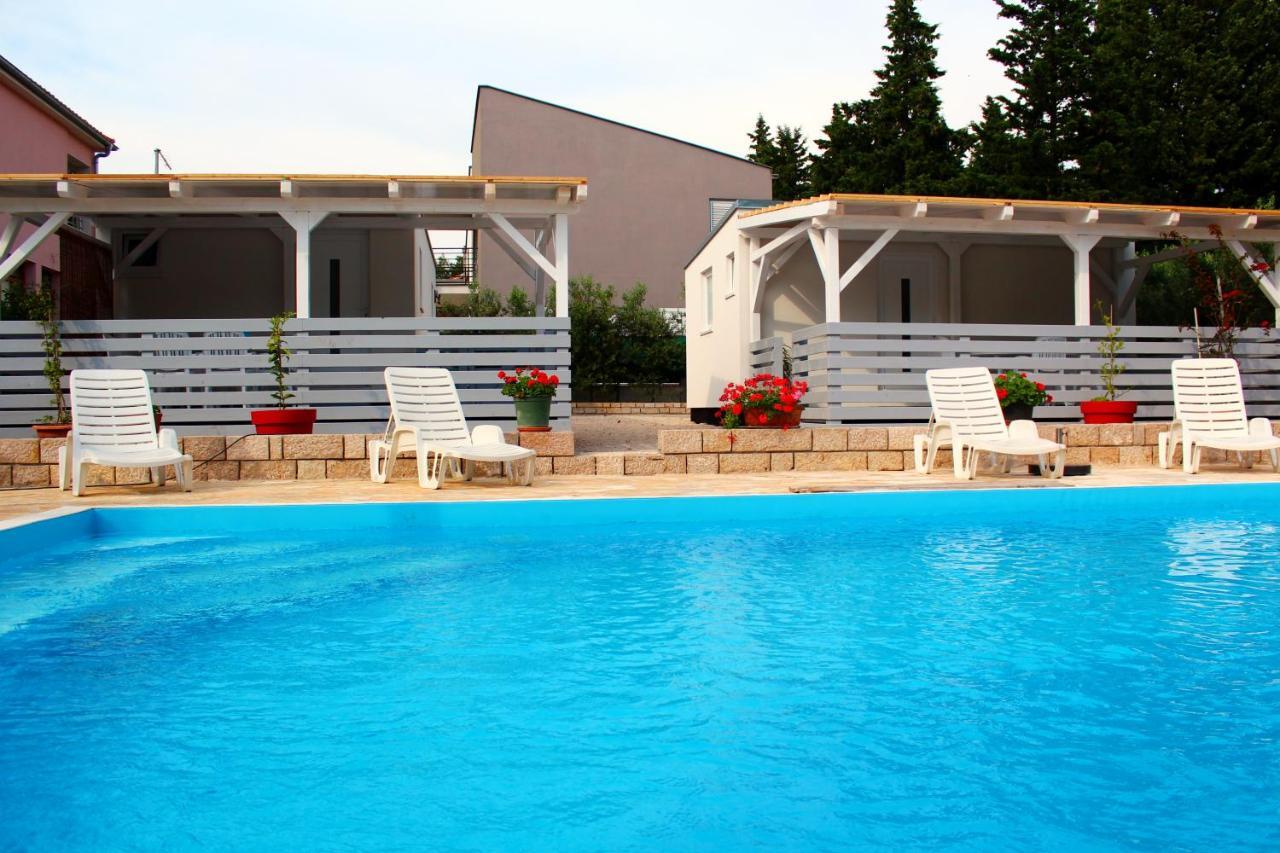 Bungalow Vice With Pool Пакоштане Экстерьер фото