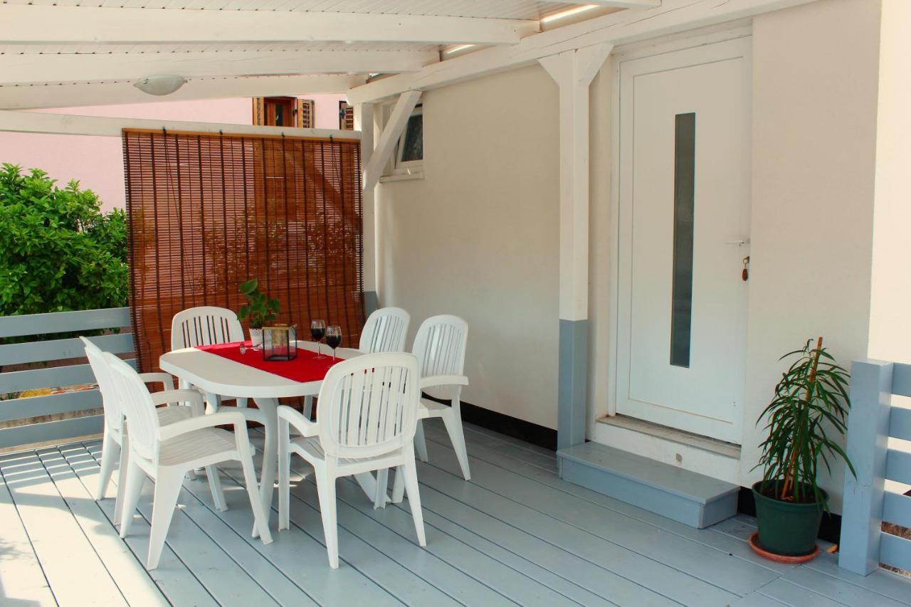 Bungalow Vice With Pool Пакоштане Экстерьер фото